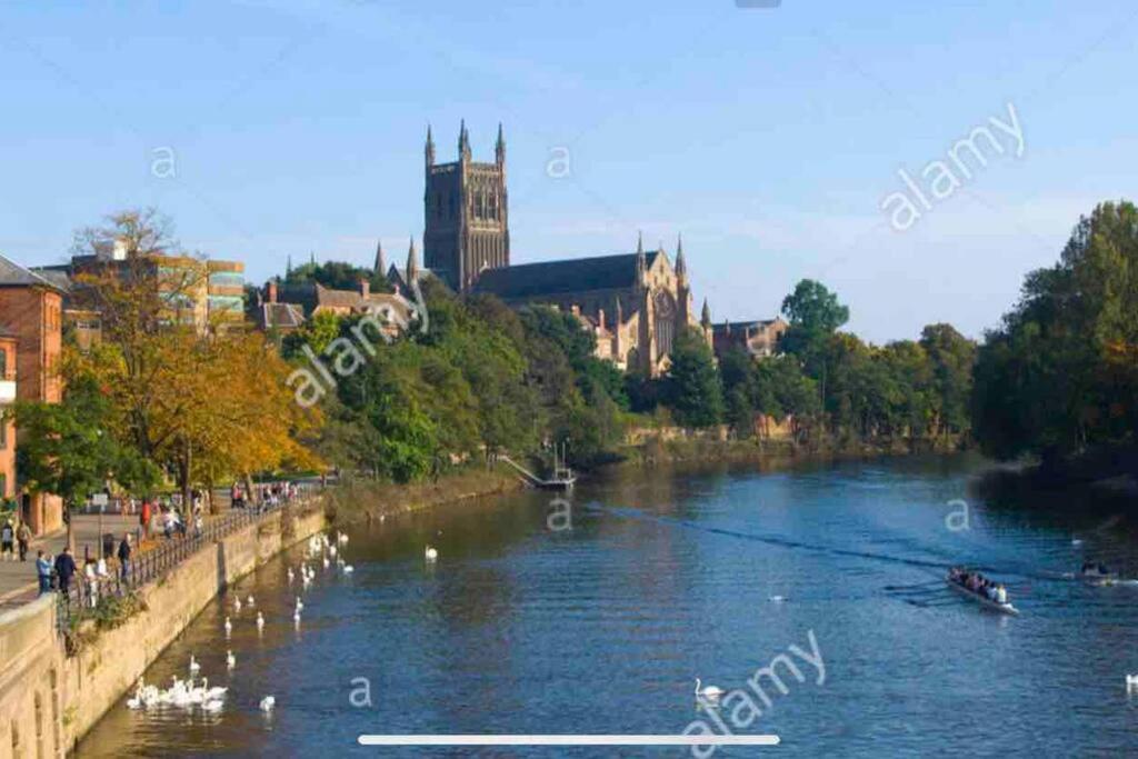 Unrivalled Location - Five Star - Worcester Apartment Εξωτερικό φωτογραφία